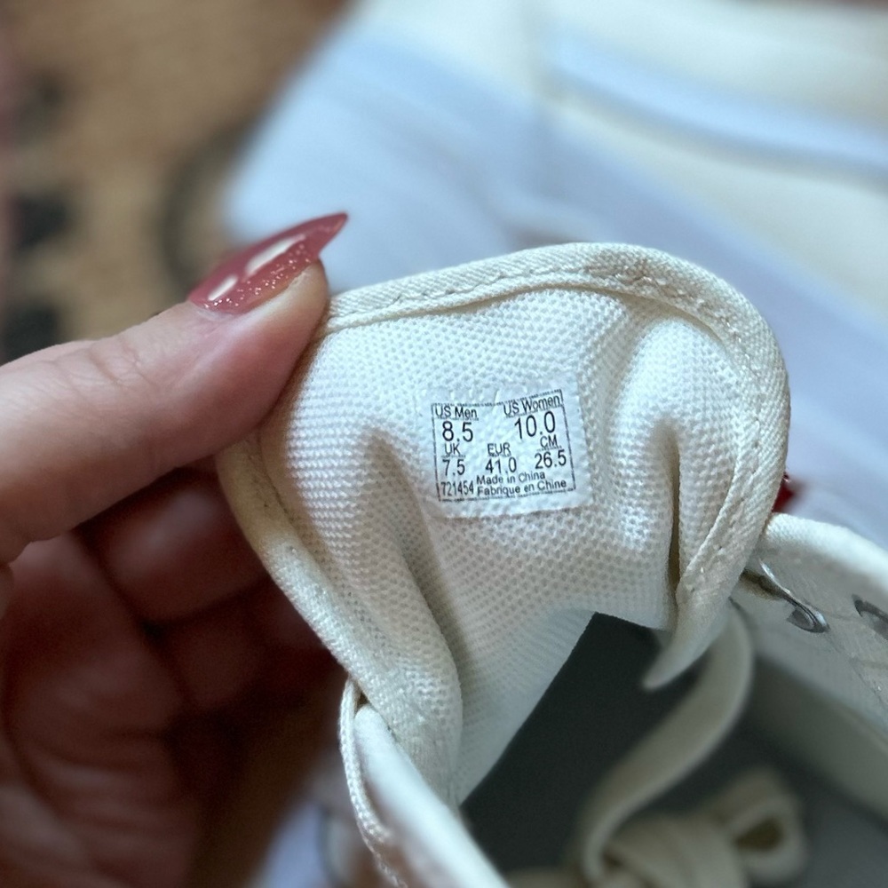 BRAND NEW Vans - size 10 - Picture 4 of 5